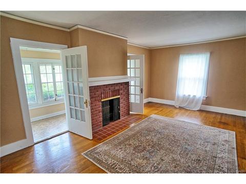 1129 W Dorothy Ln, Dayton, OH 45409 photo 4