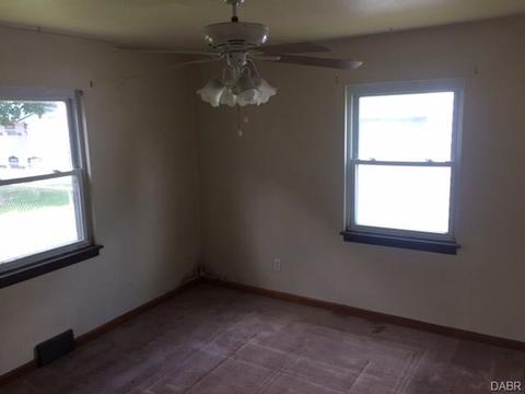 308 E Cecil St, Springfield, OH 45503 photo 4