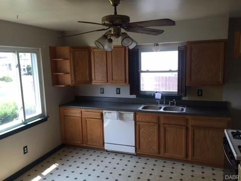 308 E Cecil St, Springfield, OH 45503 photo 2