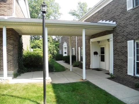 707 Clareridge Ln, Dayton, OH 45458 photo 1