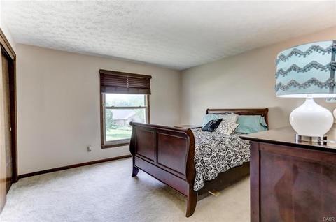 1051 Ambridge Rd, Dayton, OH 45459 photo 22