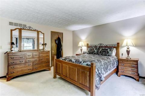 1051 Ambridge Rd, Dayton, OH 45459 photo 17