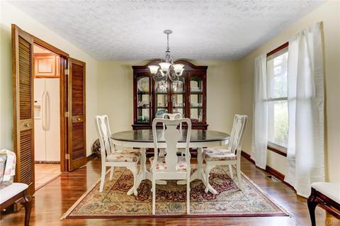 1051 Ambridge Rd, Dayton, OH 45459 photo 3