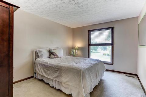 1051 Ambridge Rd, Dayton, OH 45459 photo 21