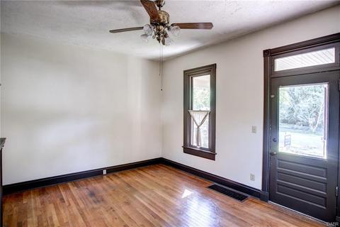 102 E Walnut St, Spring Valley Vlg, OH 45370 photo 3
