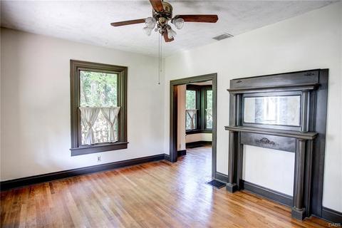 102 E Walnut St, Spring Valley Vlg, OH 45370 photo 4