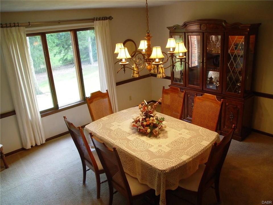  515 Locust Hill Dr, Englewood, OH 45322 photo 16