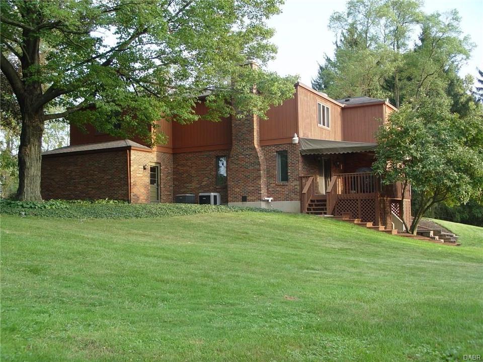  515 Locust Hill Dr, Englewood, OH 45322 photo 6