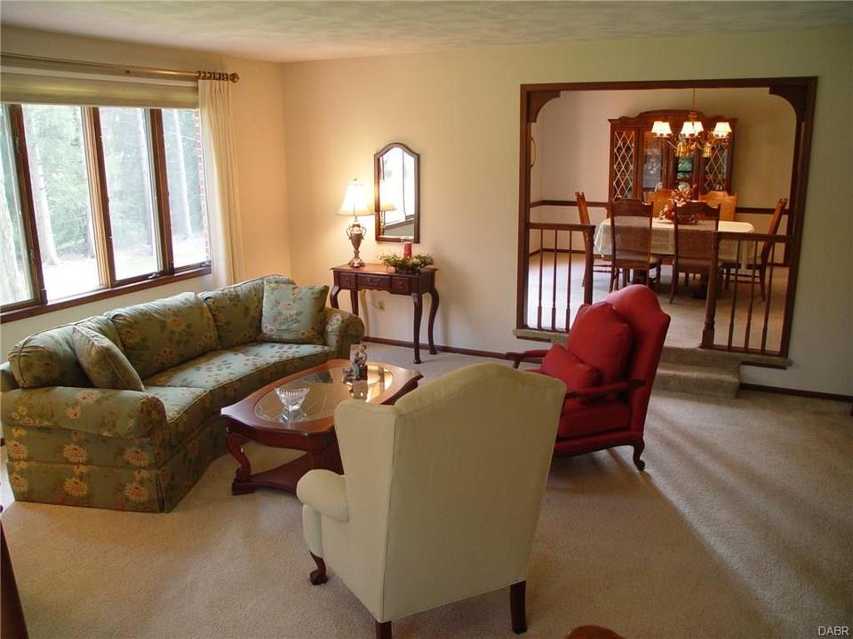  515 Locust Hill Dr, Englewood, OH 45322 photo 11
