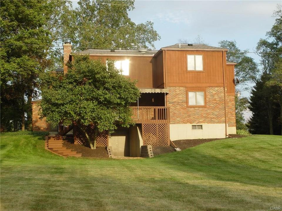  515 Locust Hill Dr, Englewood, OH 45322 photo 4