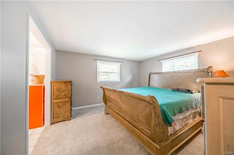 74 Coachman Dr, Dayton, OH 45458 photo 3