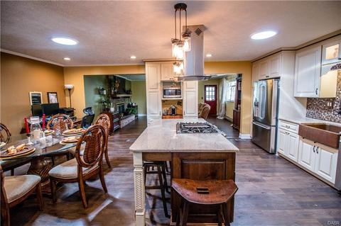 3056 Glenmere Ct, Dayton, OH 45440 photo 6