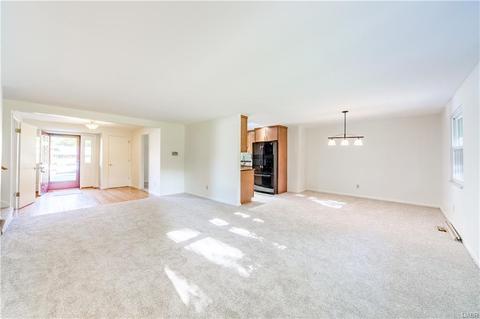 7638 E Von Dette Cir, Dayton, OH 45459 photo 5