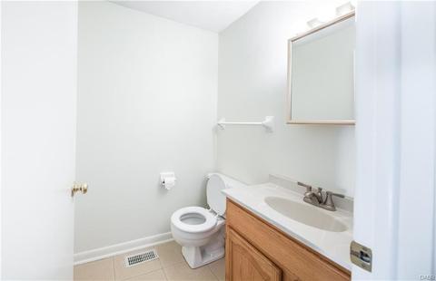 7638 E Von Dette Cir, Dayton, OH 45459 photo 9
