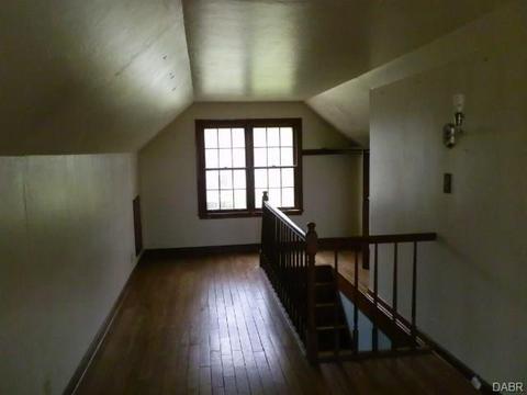 2132 E Bataan Dr, Dayton, OH 45420 photo 10