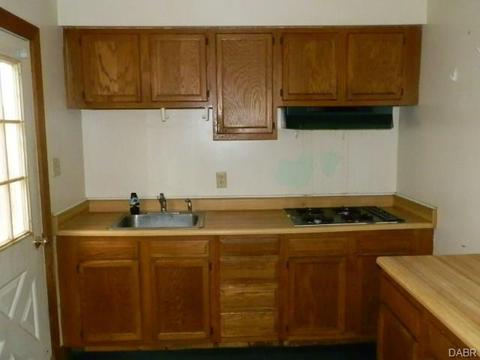 2132 E Bataan Dr, Dayton, OH 45420 photo 5