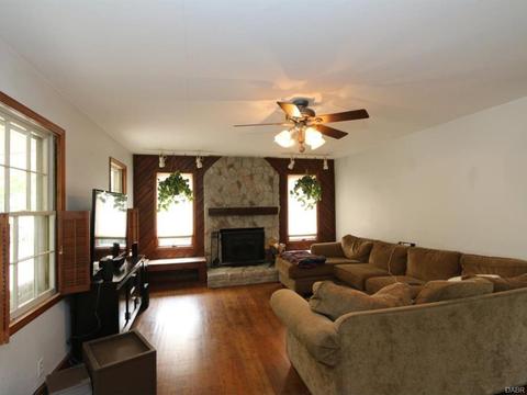 85 N Wright Ave, Fairborn, OH 45324 photo 3