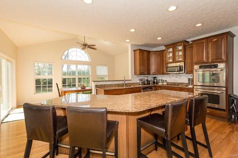 4435 Dolley Dr, Dayton, OH 45440 photo 4