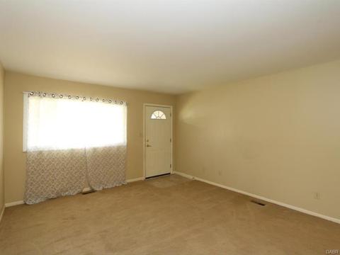 2073 Darrell Dr, Fairborn, OH 45324 photo 4