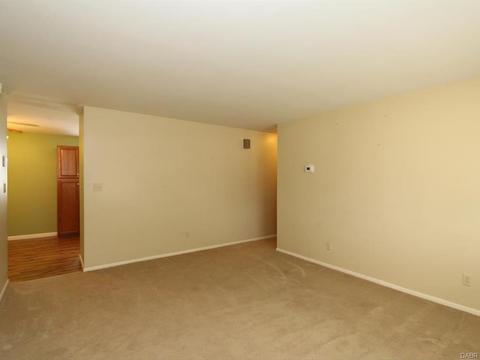 2073 Darrell Dr, Fairborn, OH 45324 photo 3