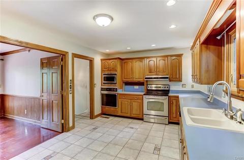 5720 Folkestone Dr, Dayton, OH 45459 photo 16