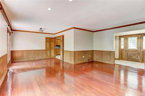 5720 Folkestone Dr, Dayton, OH 45459 photo 10