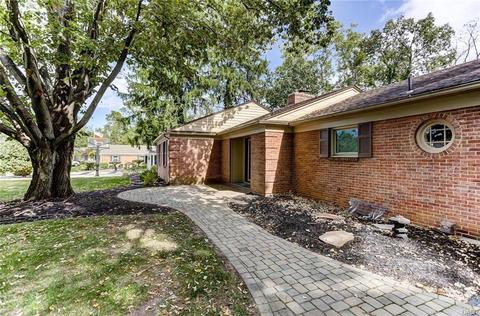 5720 Folkestone Dr, Dayton, OH 45459 photo 4