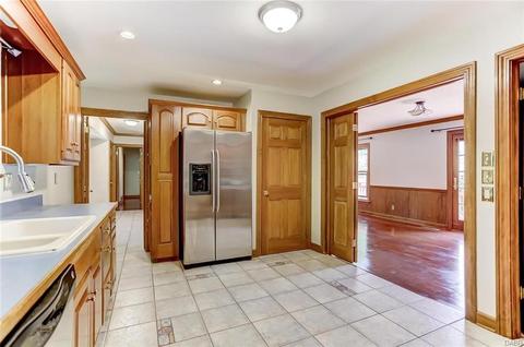 5720 Folkestone Dr, Dayton, OH 45459 photo 17