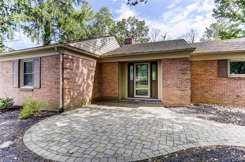 5720 Folkestone Dr, Dayton, OH 45459 photo 5