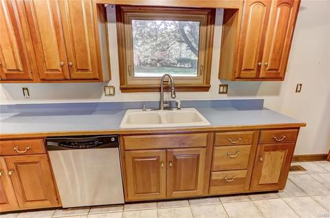 5720 Folkestone Dr, Dayton, OH 45459 photo 15