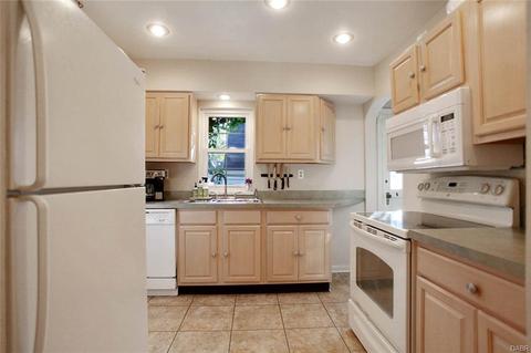 1381 Elmdale Dr, Dayton, OH 45409 photo 9