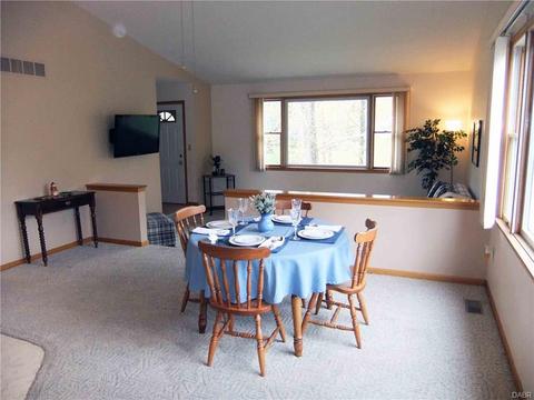 2850 Locust Dr, Springfield, OH 45504 photo 5
