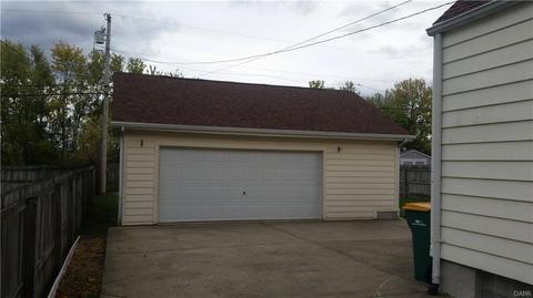 2024 E Bataan Dr, Dayton, OH 45420 photo 5