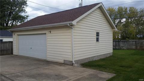 2024 E Bataan Dr, Dayton, OH 45420 photo 6