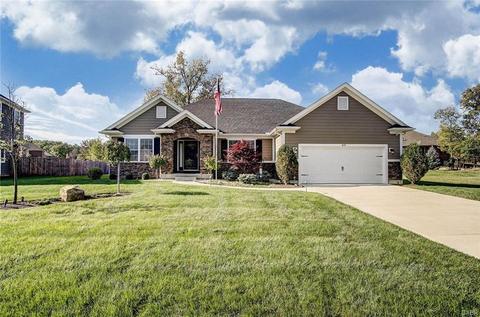 828 Foxfire Trl, Vandalia, OH 45377 photo 1
