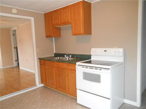 109 E Franklin St, Gratis, OH 45330 photo 9