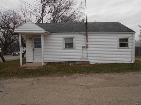 109 E Franklin St, Gratis, OH 45330 photo 2