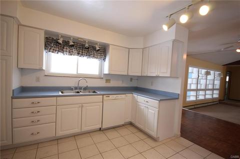 2504 Ehrhart Dr, Springfield, OH 45502 photo 4