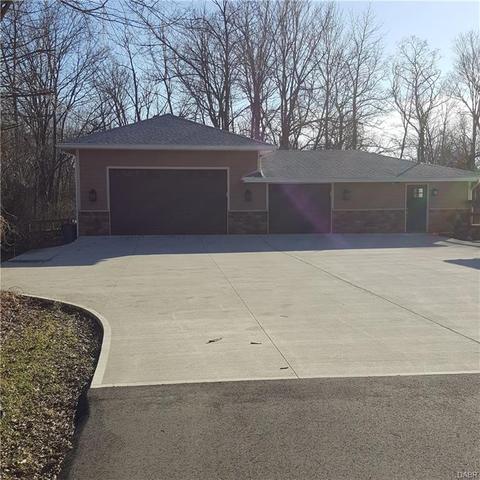 136 E Spring St, Clayton, OH 45315 photo 2