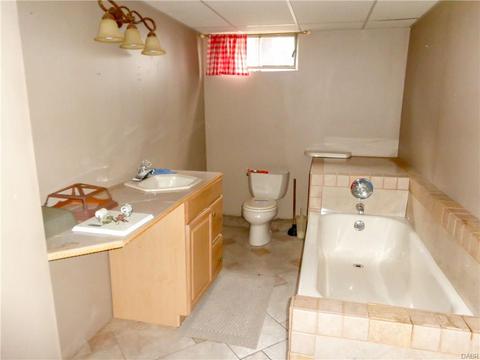 416 Risley Dr, Dayton, OH 45449 photo 17