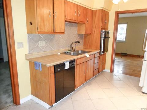 416 Risley Dr, Dayton, OH 45449 photo 8