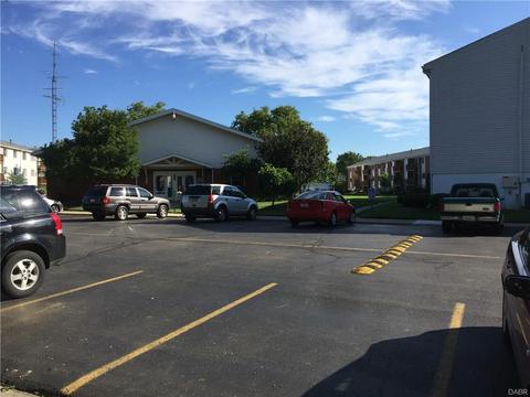 5665 E Coach Dr #E, Dayton, OH 45440 photo 2