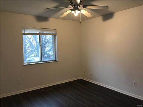 5665 E Coach Dr #E, Dayton, OH 45440 photo 12