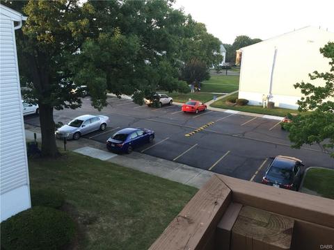 5665 E Coach Dr #E, Dayton, OH 45440 photo 8