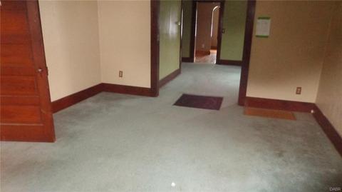 1574 Karr St, Springfield, OH 45503 photo 2