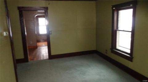 1574 Karr St, Springfield, OH 45503 photo 4