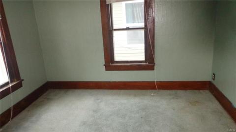 1574 Karr St, Springfield, OH 45503 photo 3