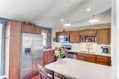 1649 Bledsoe Dr, Bellbrook, OH 45305 photo 10