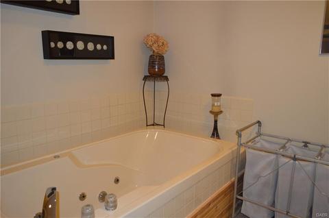 1680 Fox Rdg, Springfield, OH 45503 photo 7
