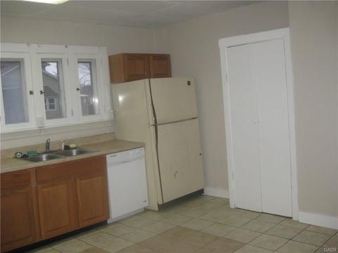 526 Cedar St, Springfield, OH 45504 photo 5